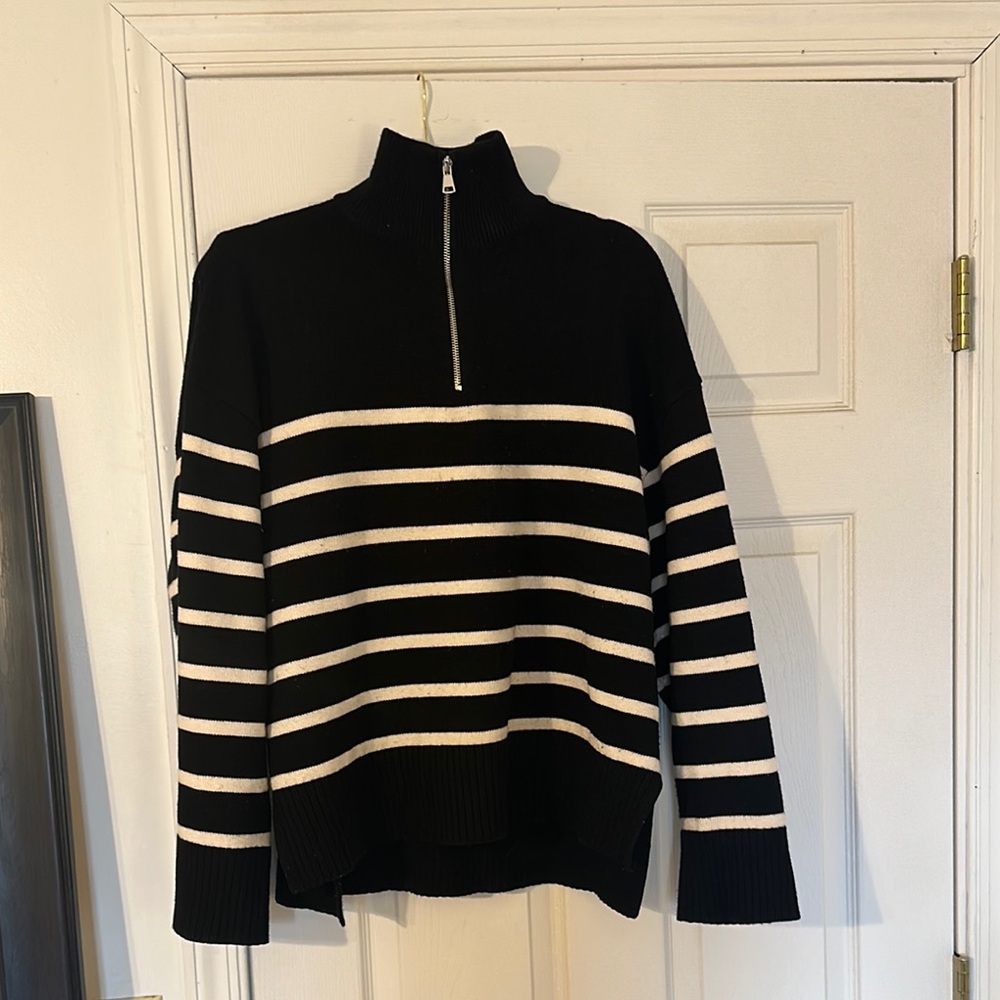 Chic Zara Black and White Striped Sweater